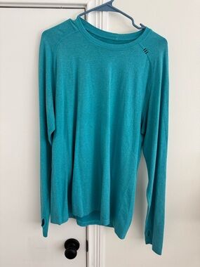 Lululemon Metal Vent Long sleeve with thumb hole turquoise color